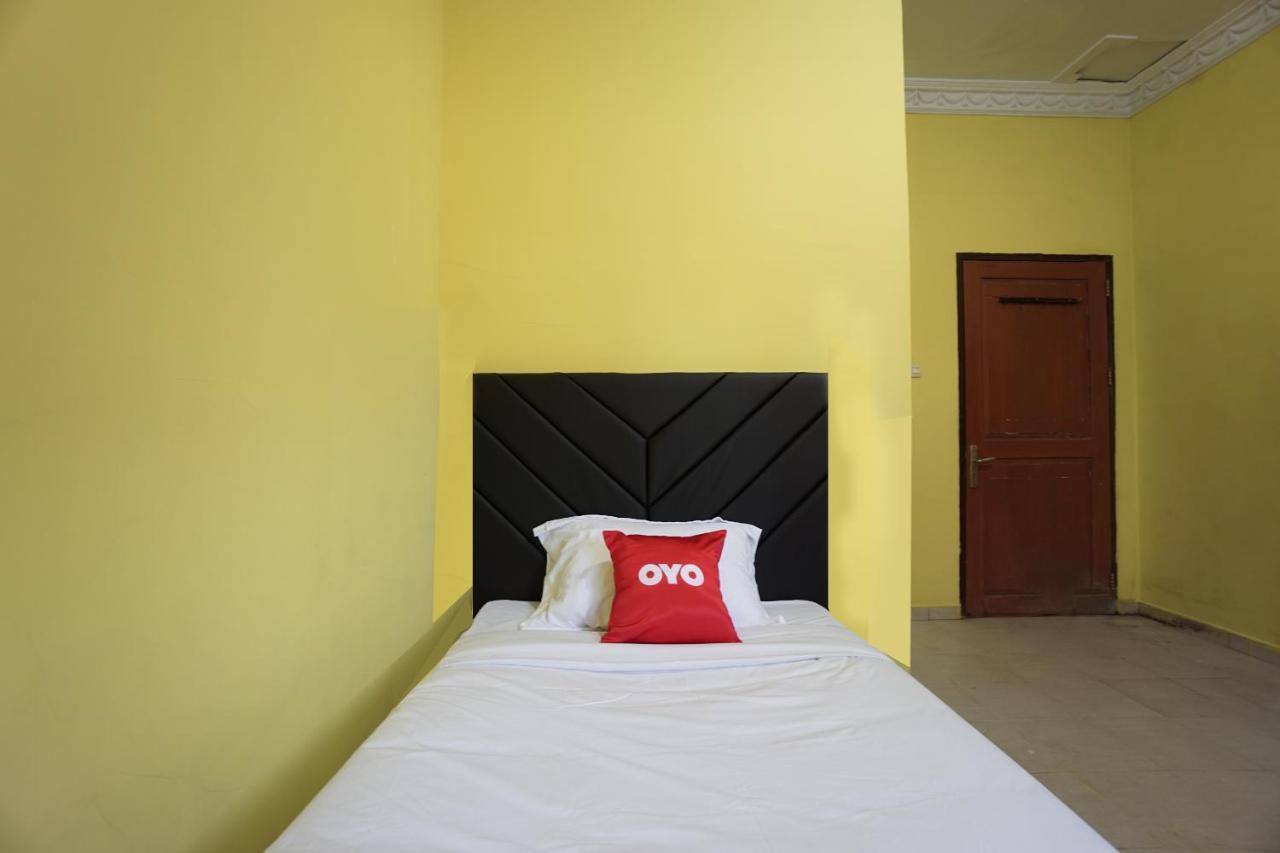 Oyo 2486 Bahana Guest House Manado Buitenkant foto